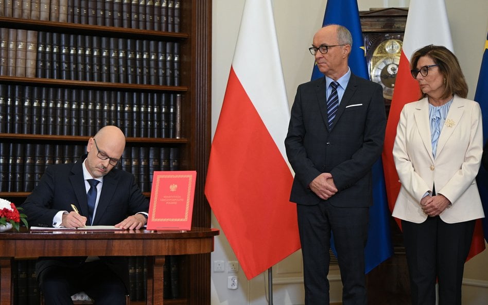 Były członek rządu Donalda Tuska, Maciej Berek, 14 października złożył ślubowanie na sędziego TK w o