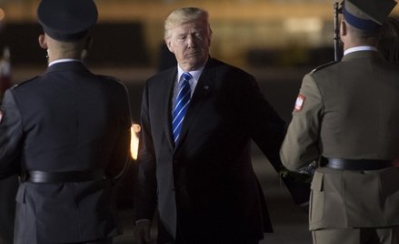 "Newsweek": Polski rząd obiecał Trumpowi tłumy