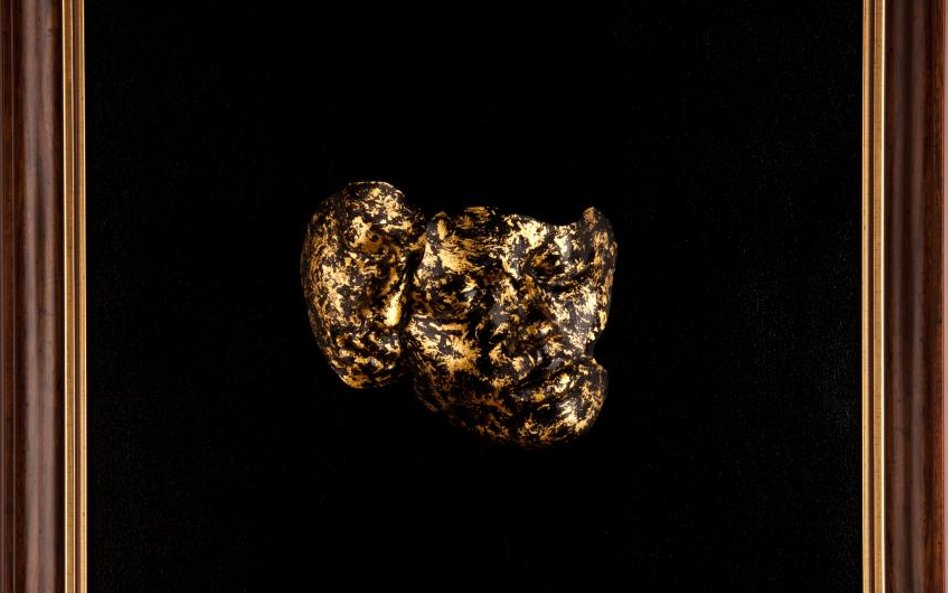 Kolekcja masek przedstawiających twarz 11-letniego syna Artura Kalińskiego