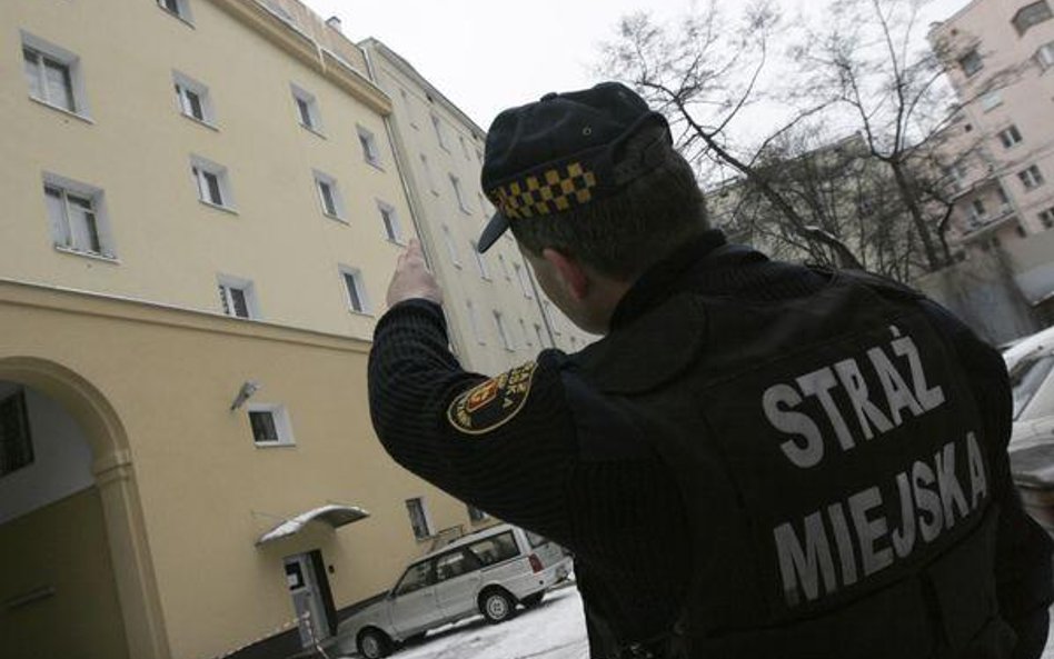 Większe uprawnienia dla strażników pod kontrolą