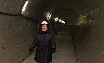 Prezydent Warszawy Hanna Gronkiewicz-Waltz w kanale pod Wisłą, który ma odprowadzać ścieki do oczysz