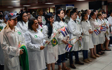 Lekarze z Kuby wyjeżdżają z Brazylii