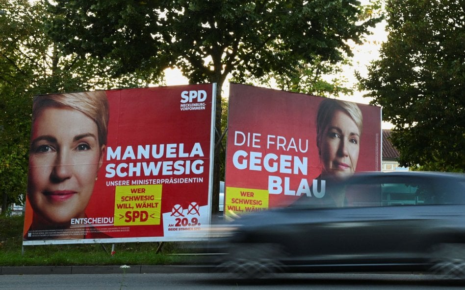 W niedzielę wybory do landtagu Meklemburgii-Pomorza Przedniego. Na zdjęciu: reklamy wyborcze kandyda
