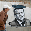 Mural z Emmanuelem Macronem w bułgarskiej miejscowości Staro Żelezare wykonany przez uczniów Szkoły 