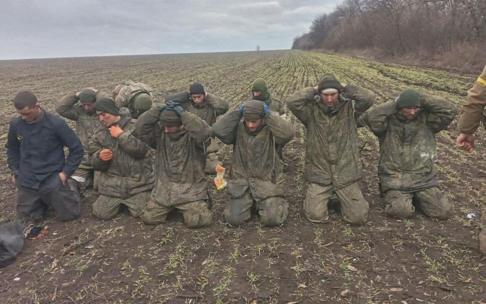 Ukraińcy szacują straty rosyjskie na ponad 8000 zabitych, rannych, zaginionych i jeńców. Rosjanie pr