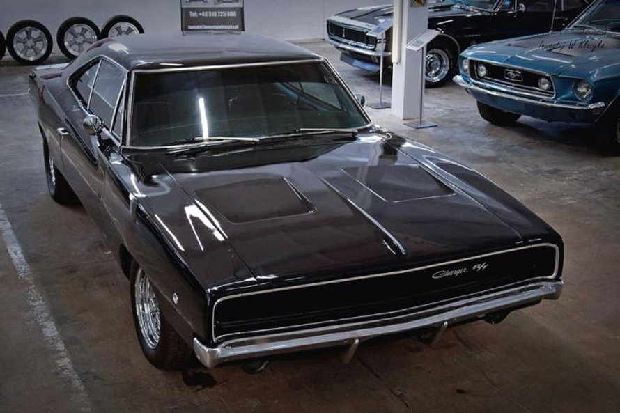 Określenie muscle car pasuje do niego jak ulał.