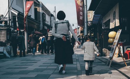 Nikt w Japonii nie wie, ile osób nie ma rodzinnego rejestru. Setki? Tysiące? Nie trafią do dobrej sz