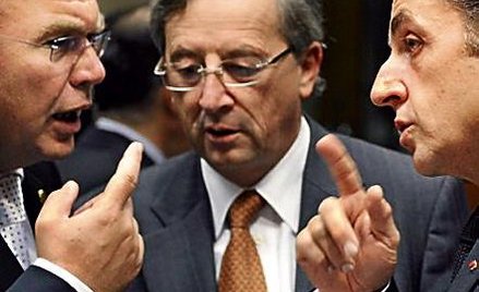 <Od lewej: kanclerz Austrii Alfred Gusenbauer, premier Luksemburga Jean-Claude Juncker i prezydent F