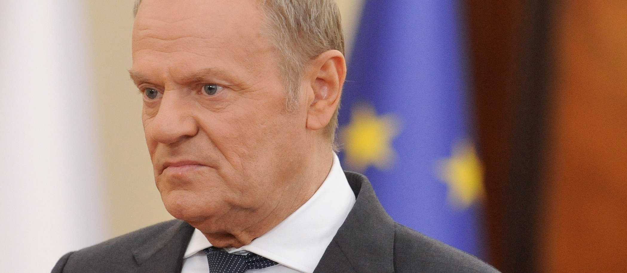 Donald Tusk zarzuca prezydentowi złamanie konstytucji ws. asesorów