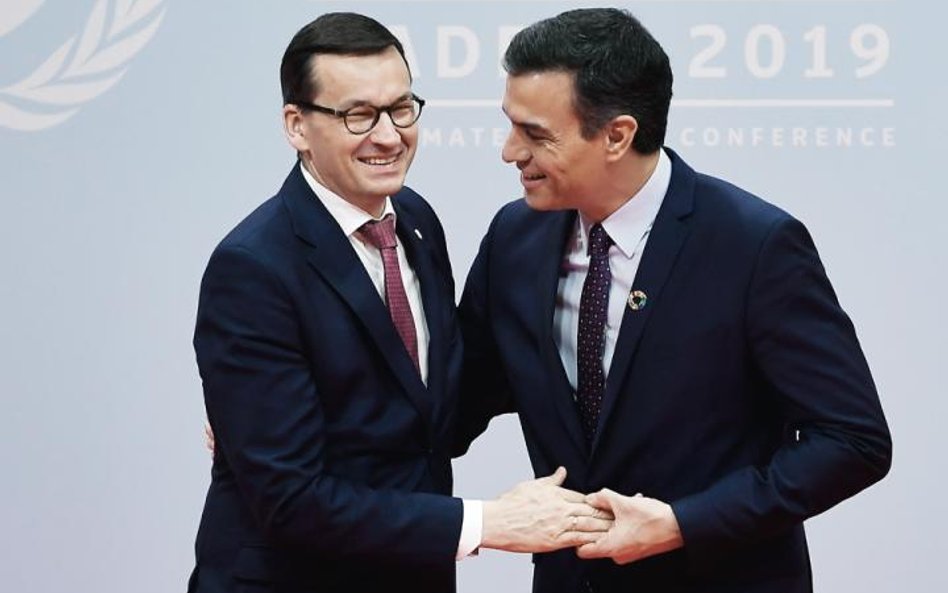 Premierzy Mateusz Morawiecki i Pedro Sanchez podczas COP25 w Madrycie.