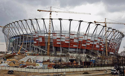Chętnych do pracy na stadionach będzie rekrutować UEFA. Na zdjęciu Stadion Narodowy w Warszawie