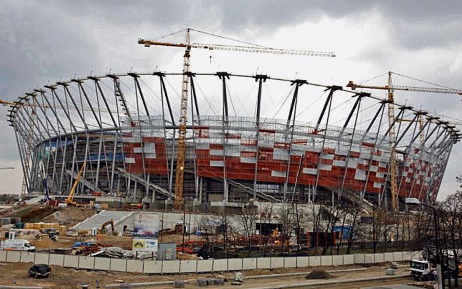 Chętnych do pracy na stadionach będzie rekrutować UEFA. Na zdjęciu Stadion Narodowy w Warszawie