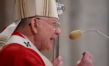 Abp Jędraszewski apeluje do wiernych: Zostańcie w domach
