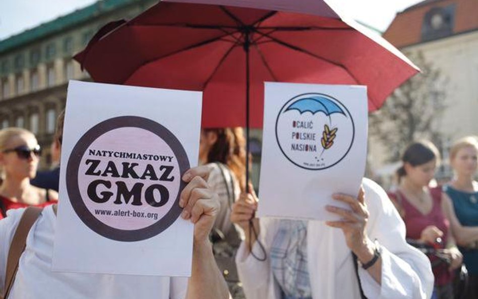 Senat bez poprawek do ustawy o przedłużeniu możliwości stosowania pasz z GMO