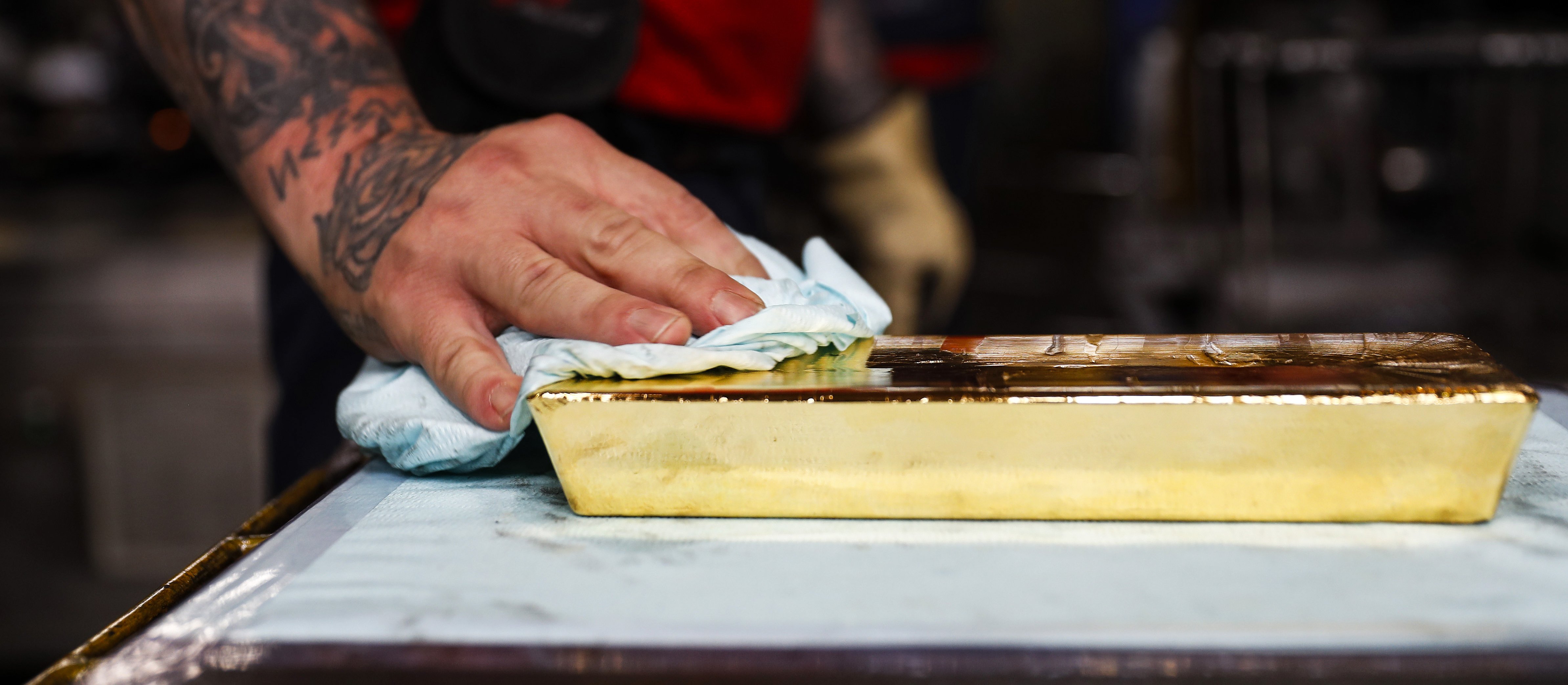 Złoto przez cały czas się nie zatrzymuje. Gdzie szukać sufitu notowań?