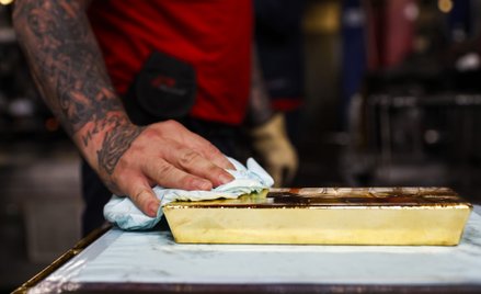 Analitycy Goldman Sachs przewidują, że na początku 2025 r. za uncję złota trzeba będzie płacić 2900 