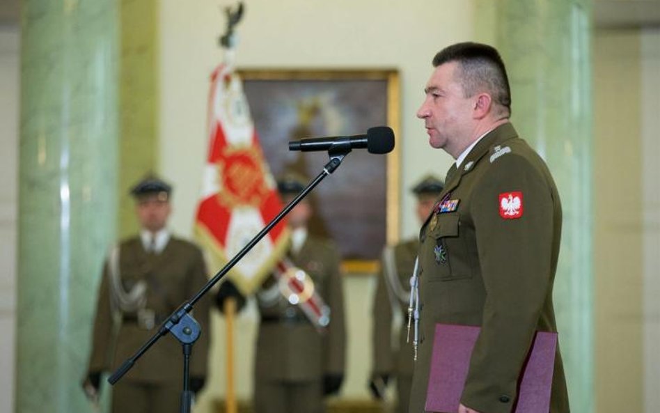 Gen. broni Leszek Surawski.