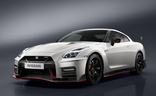 Nissan-Skyline GT-R R35 z 2022 r.
