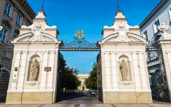 "(...) przypadki występowania insektów w budynkach użyteczności publicznej (...) mają charakter incy