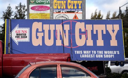 119:1. Parlament przyjął zmiany w przepisach o broni