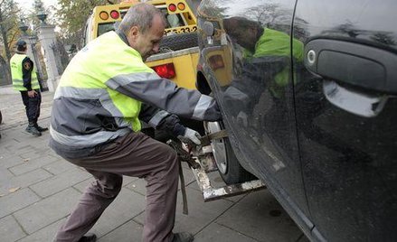 Źle zaparkowany samochód trafi na parking