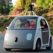 Jeden z pierwszych prototypów autka Google. „Twarz” ma budzić sympatię kierowców nieufających nowym 