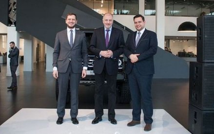 Od lewej: Michał Łuczak (prezes Grupy Wróbel), Rafał Dutkiewicz (prezydent Wrocławia), Wojciech Wrób