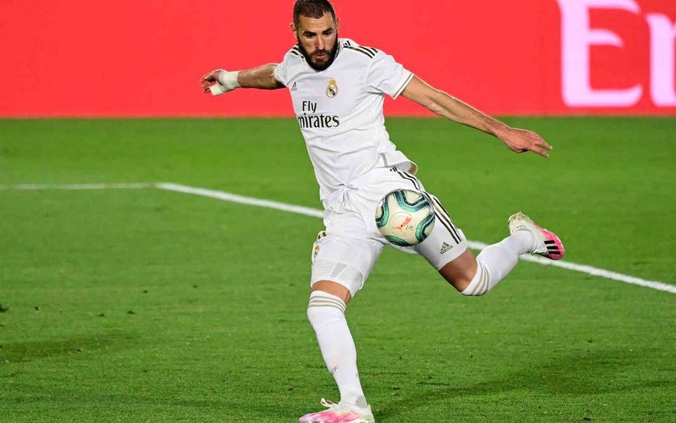 La Liga: Real Madryt goni Barcelonę