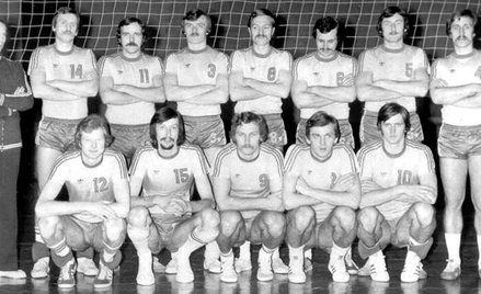 Pierwsze mistrzostwo Polski siatkarze Płomienia wywalczyli w 1977 roku. Na zdjęciu drużyna z sezonu 