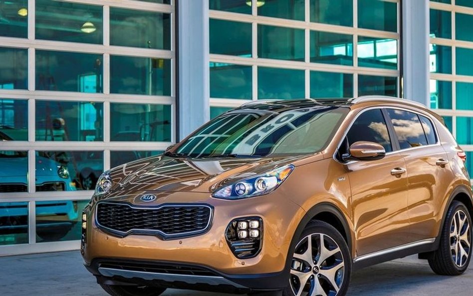 Kia, która jest teoretycznie "tańszą" marką w koncernie razem z Hyundaiem, zaliczyła wyższą pozycję.