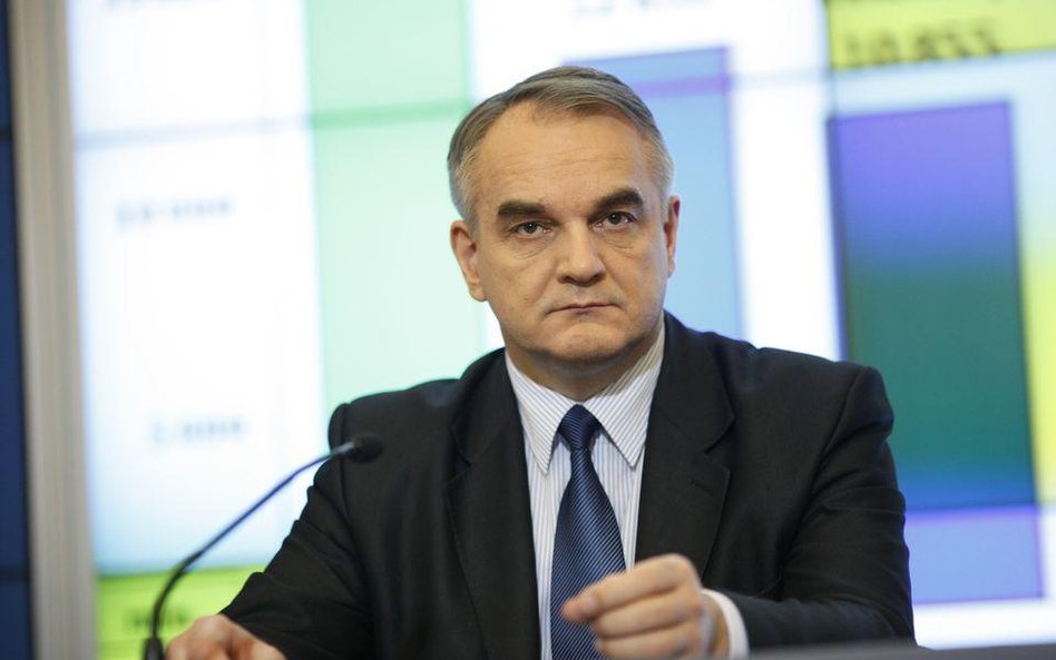 Waldemar Pawlak twierdzi, że nacjonalizacja upadających firm może je uratować od bankructwa