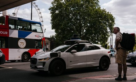 Pojazdy autonomiczne Waymo pojawiły się już na londyńskich ulicach