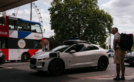 Pojazdy autonomiczne Waymo pojawiły się już na londyńskich ulicach