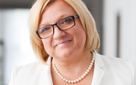 Beata Kempa, szefowa Kancelarii Premiera 24,3 (+3,6); 49,1 (-4,8)