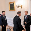 Prezydent Andrzej Duda oraz przewodniczący Platformy Obywatelskiej Donald Tusk przed spotkaniem w Pa