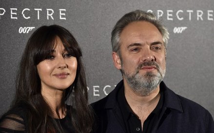 Monica Bellucci i reżyser filmu Sam Mendes