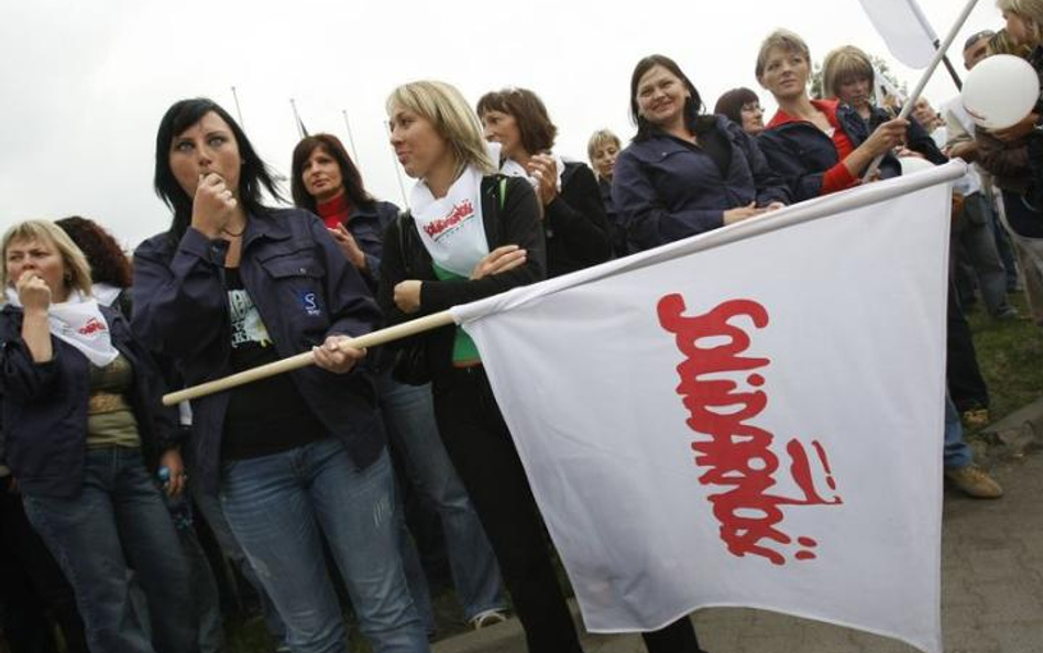 Bez zgody związkowców można zawiesić działalność socjalną