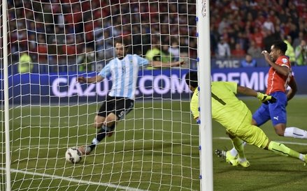 ...ani Gonzalo Higuain, który zmarnował wyśmienitą sytuację