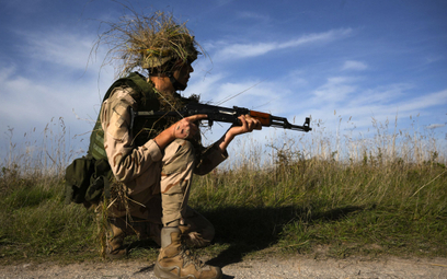 Ukraiński żołnierz podczas ćwiczeń