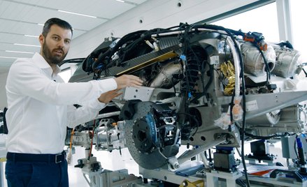 Chiron, jak mówi Mate Rimac, jest pojazdem o wyjątkowej wartości i złożoności, który ma wciąż jeździ