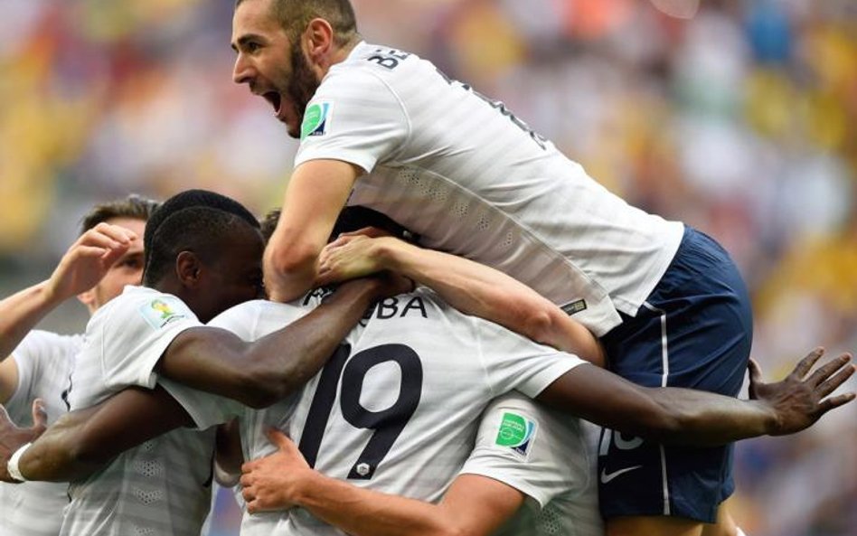 Karim Benzema cieszy się najbardziej, ale powody do radości mają wszyscy francuscy piłkarze