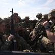 Ukraińscy żołnierze biorą udział w ćwiczeniach wojskowych niedaleko linii frontu w obwodzie doniecki
