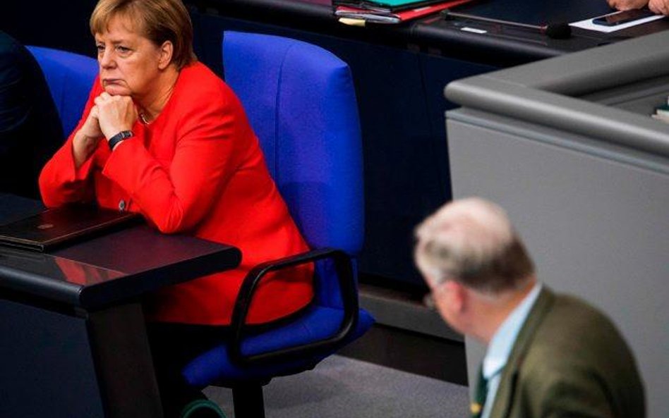 Angela Merkel i Alexander Gauland w czasie środowej debaty w Bundestagu