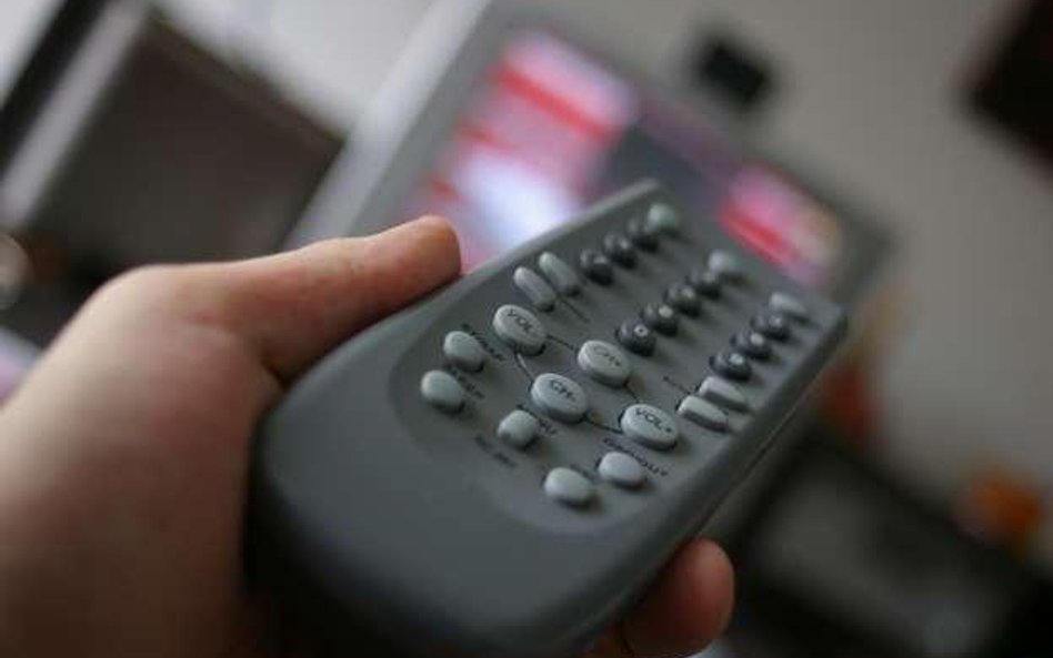 12,4 mln osób przestanie w poniedziałek odbierać naziemną telewizje analogową