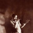 Josephine Baker szokowała pełnym erotyki tańcem i kostiumami (słynna spódniczka z bananów)
