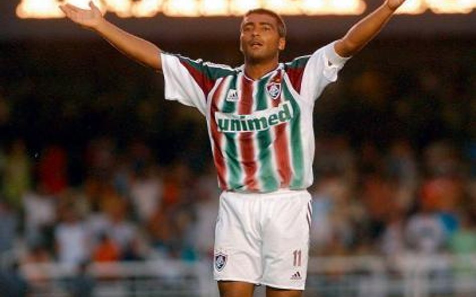 Romario w barwach Fluminese po zdobyciu bramki na stadionie Maracana w meczu z klubem America, 2004 