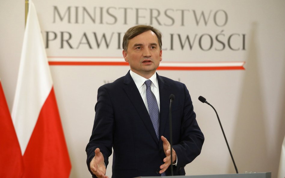 Minister sprawiedliwości, prokurator generalny Zbigniew Ziobro podczas konferencji prasowej w siedzi