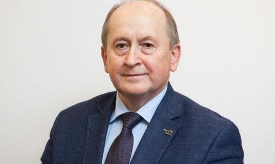 Krzysztof Pietraszkiewicz, prezes ZBP, oczekuje od regulatorów zmniejszenia obciążeń sektora.