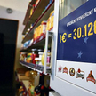 Zamiast płacić w euro, Słowacy wolą zakupy za granicą