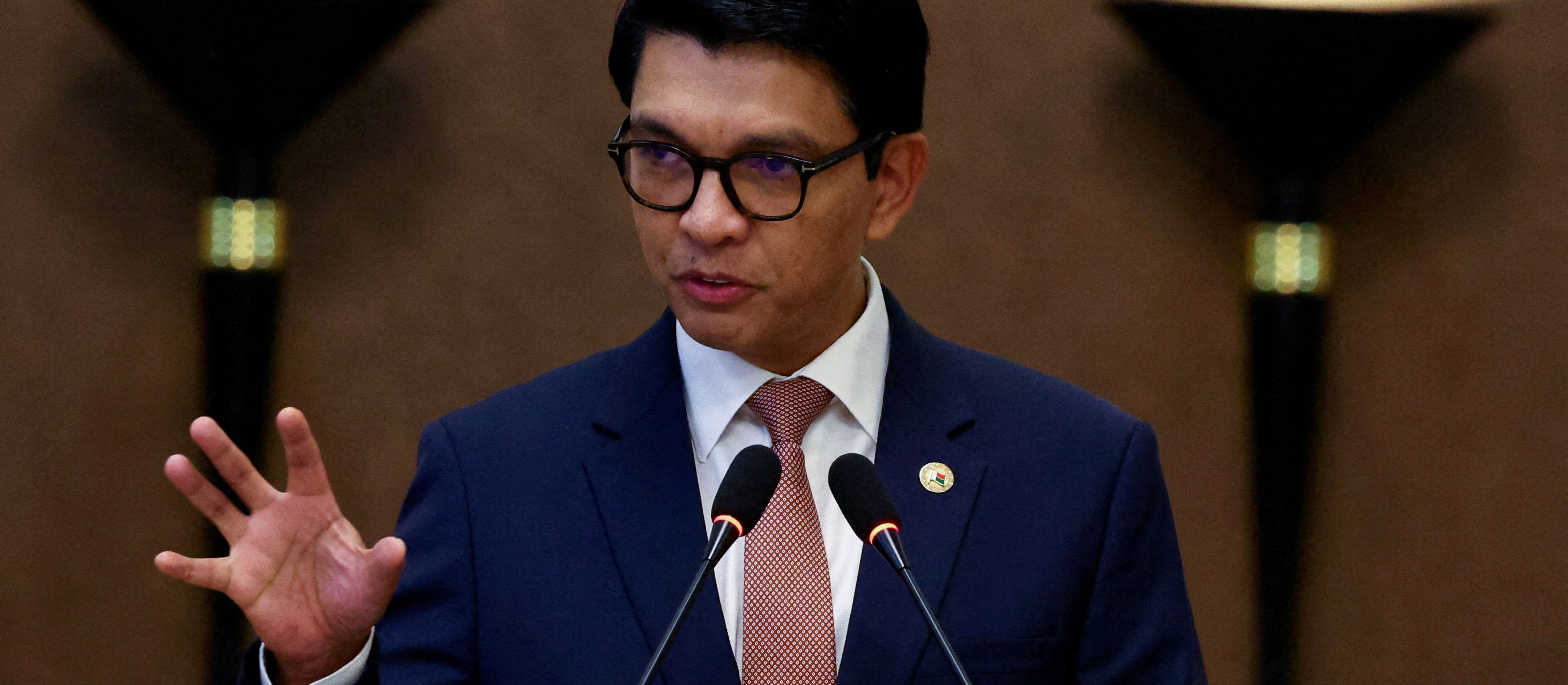 Nieoficjalnie: Prezydent Madagaskaru uciekł z kraju na pokładzie francuskiego samolotu